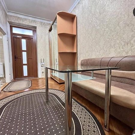 Центр, Біля Медичного Університету, Вулиця Личаківська 리비프 외부 사진